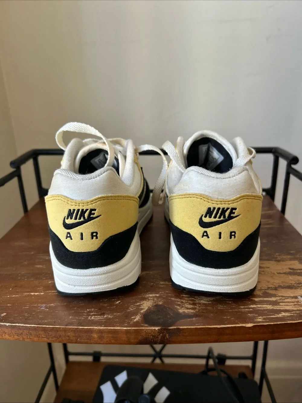 Nike air max 1 women’s 8.5 White, Yellow & Black Low-Top Sneaker’s